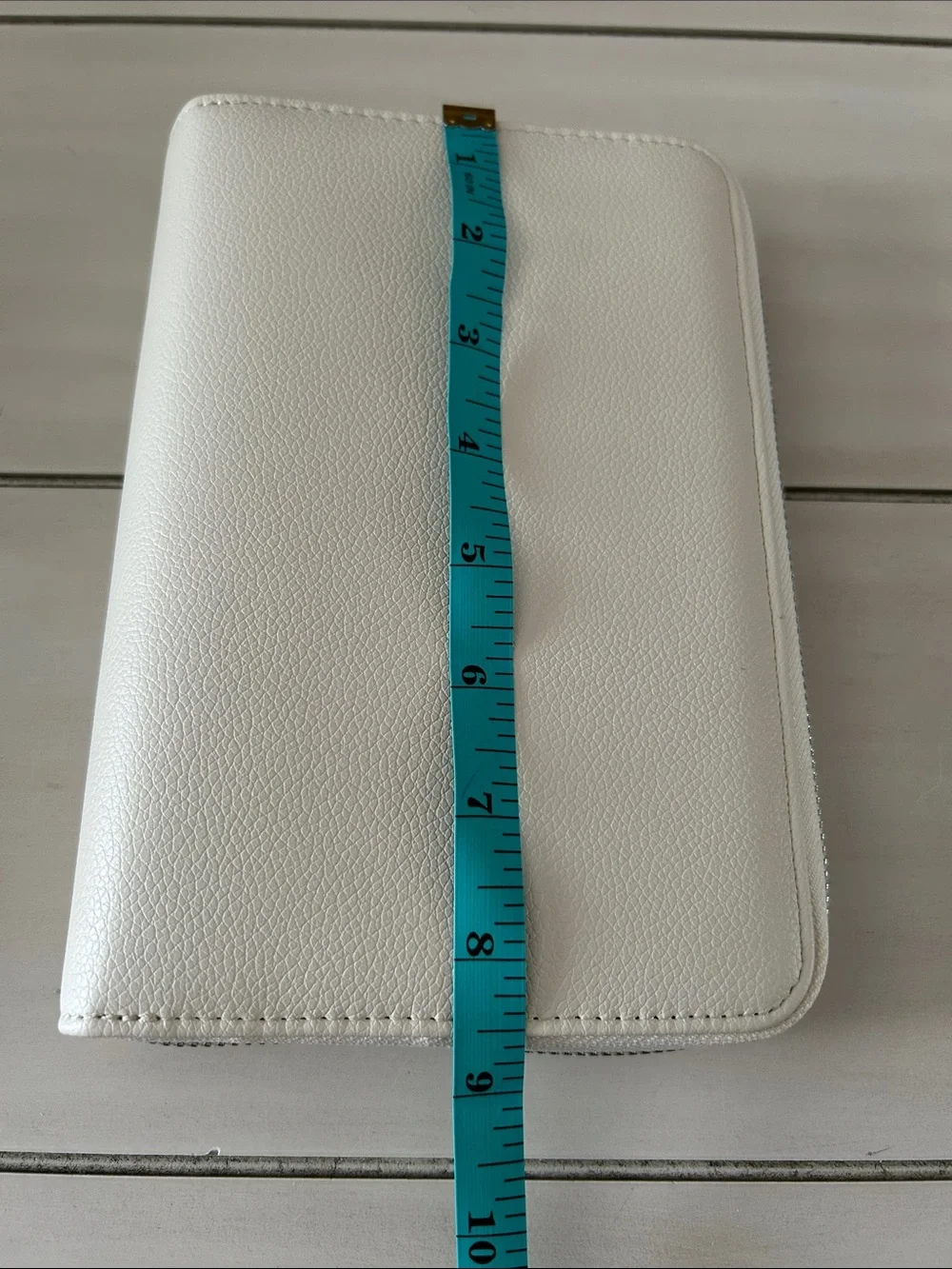 Classic Zip Around Pebbled Binder - Cream